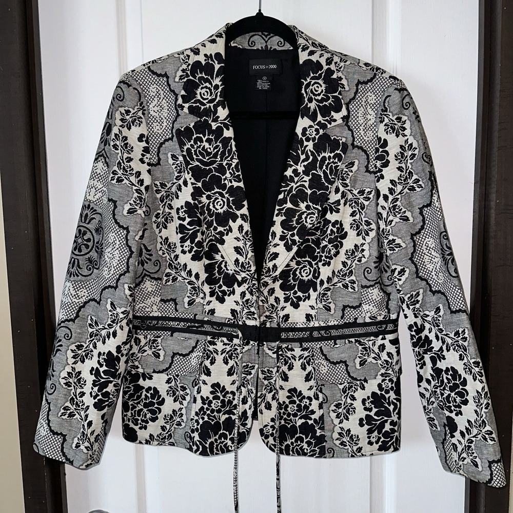 Vintage FOCUS‎ 2000 Blazer Women's 12 White Floral Long Sleeve